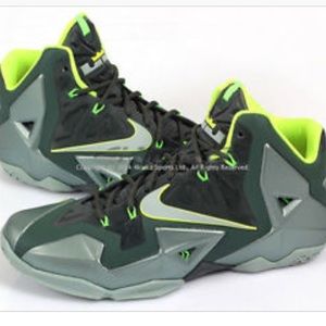 Men’s LeBron James Nike Basketball Shoes